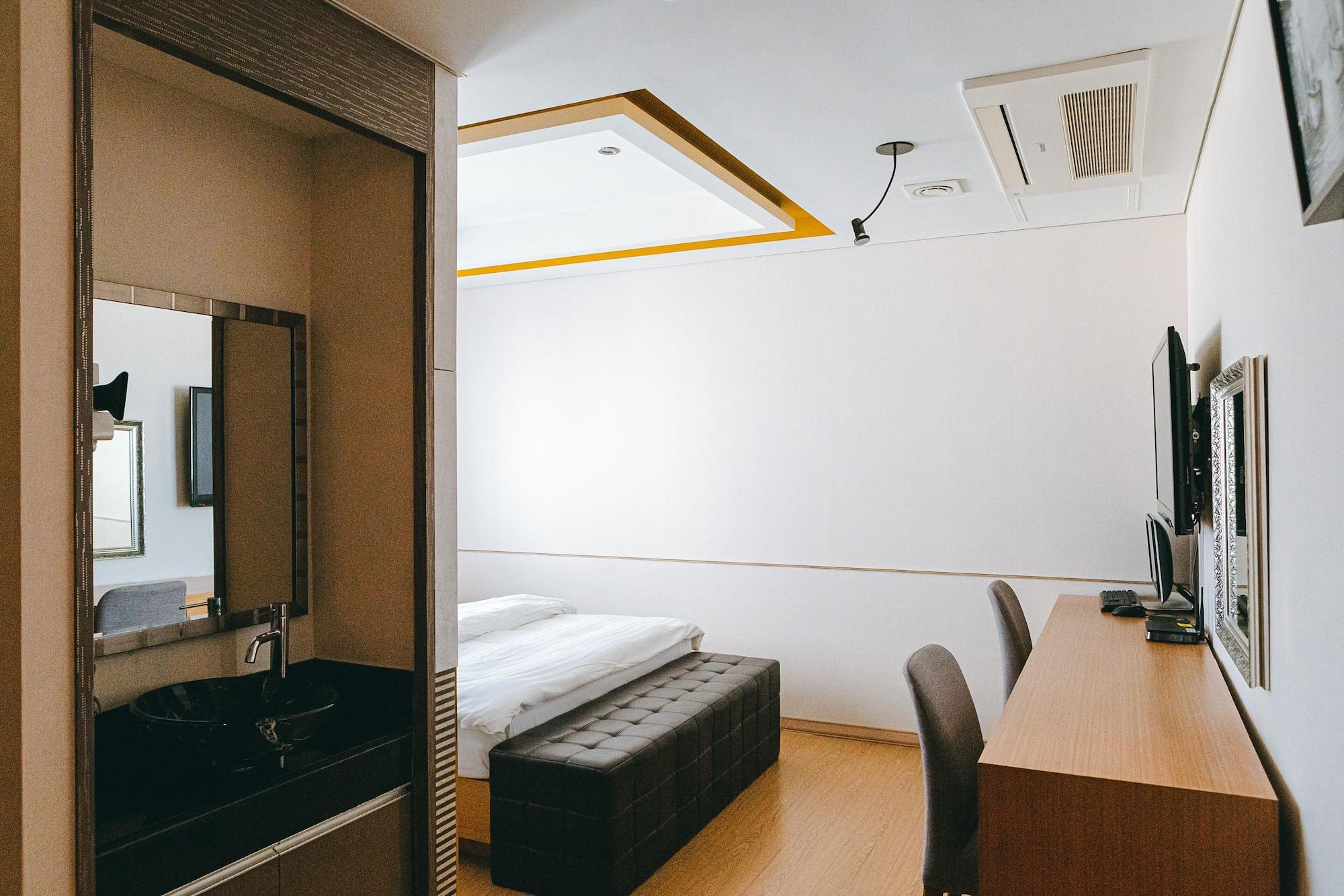 Gallery Tourist Hotel تونغيونغ المظهر الخارجي الصورة