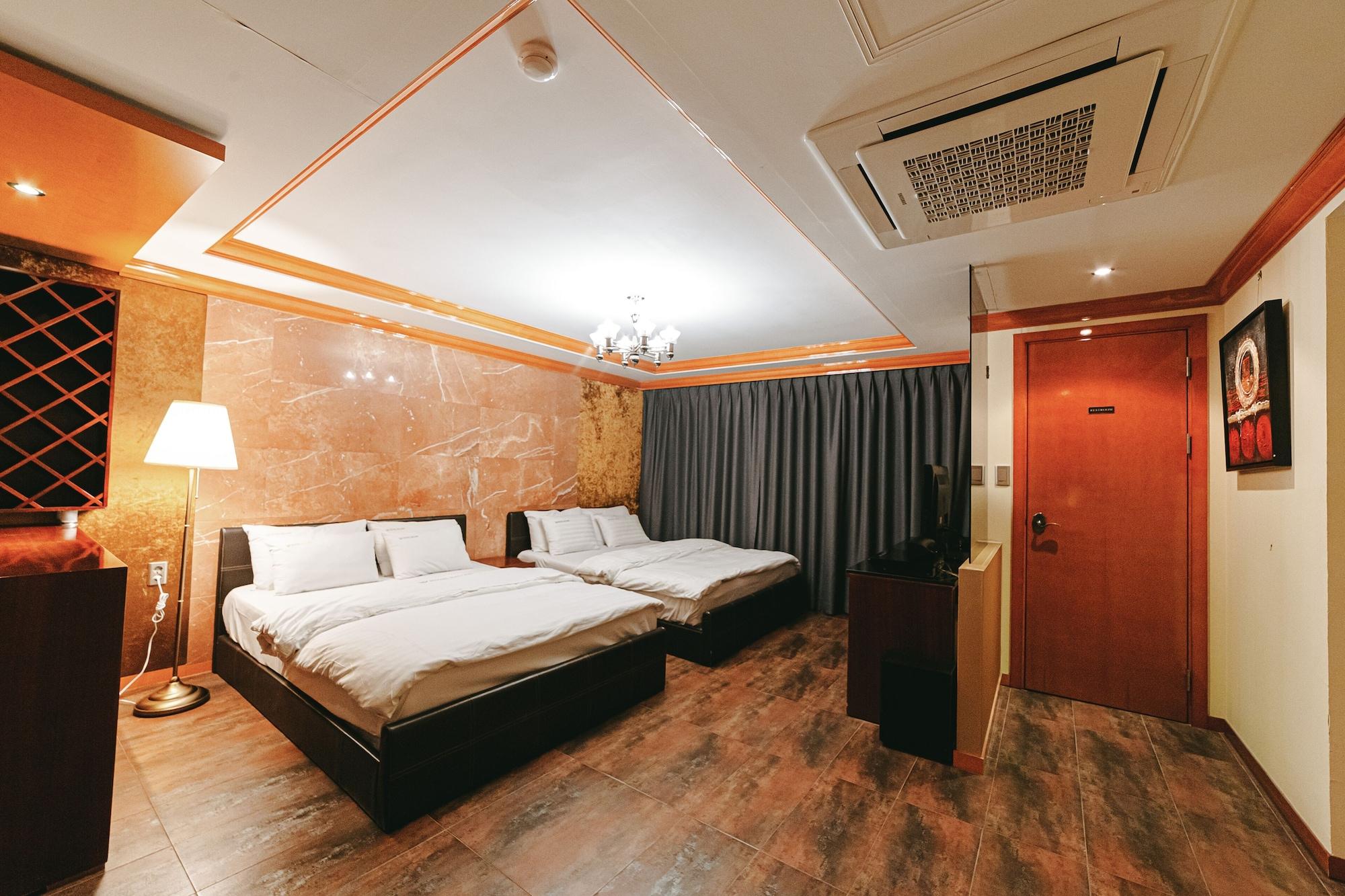 Gallery Tourist Hotel تونغيونغ المظهر الخارجي الصورة