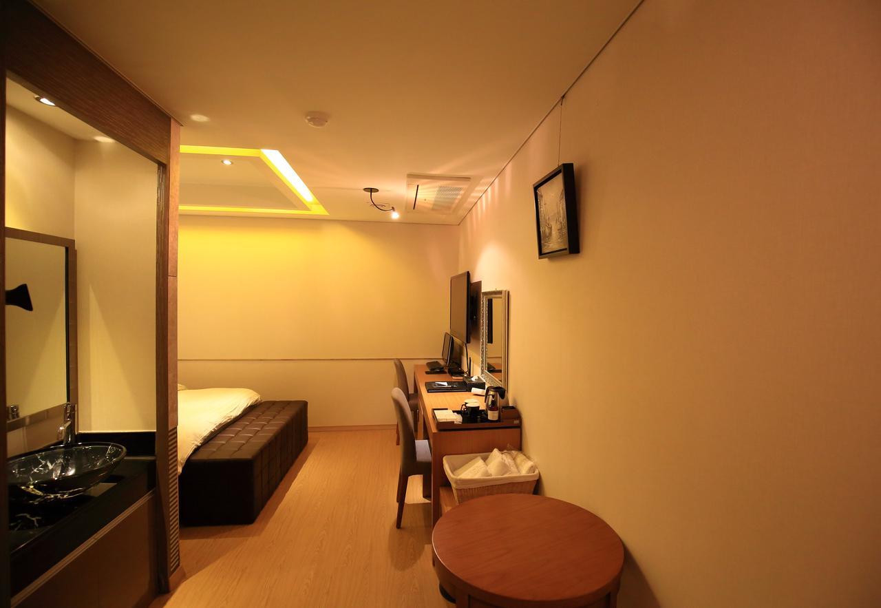 Gallery Tourist Hotel تونغيونغ المظهر الخارجي الصورة