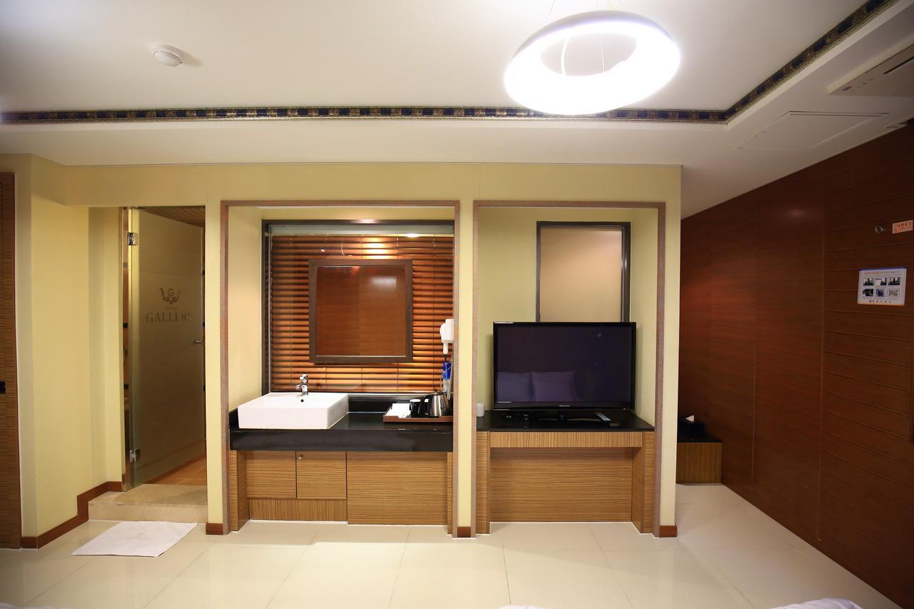 Gallery Tourist Hotel تونغيونغ المظهر الخارجي الصورة